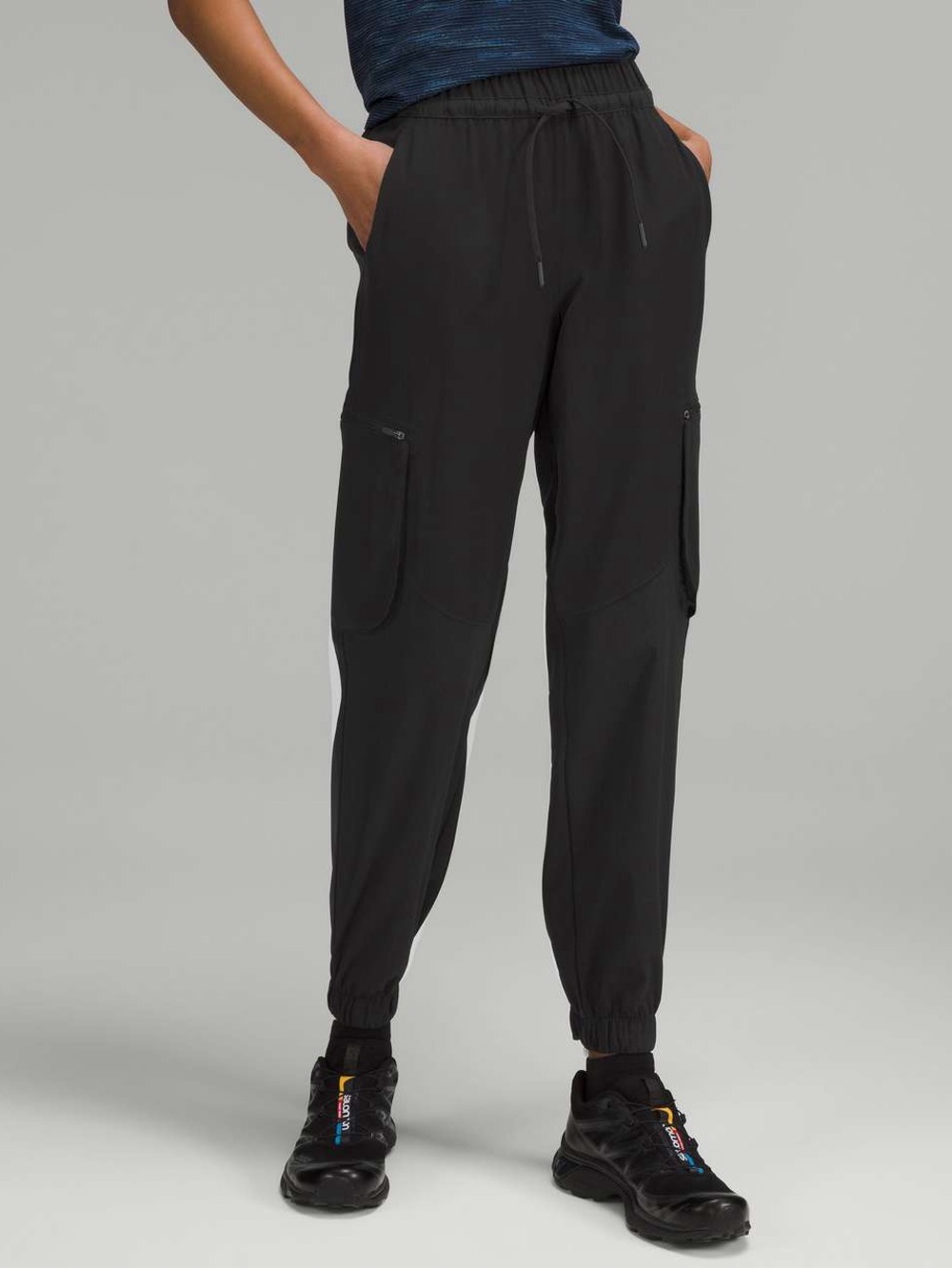 Lululemon Women’s Relaxed Mid Rise Cargo Pants Size 8 Style# W5EA2S